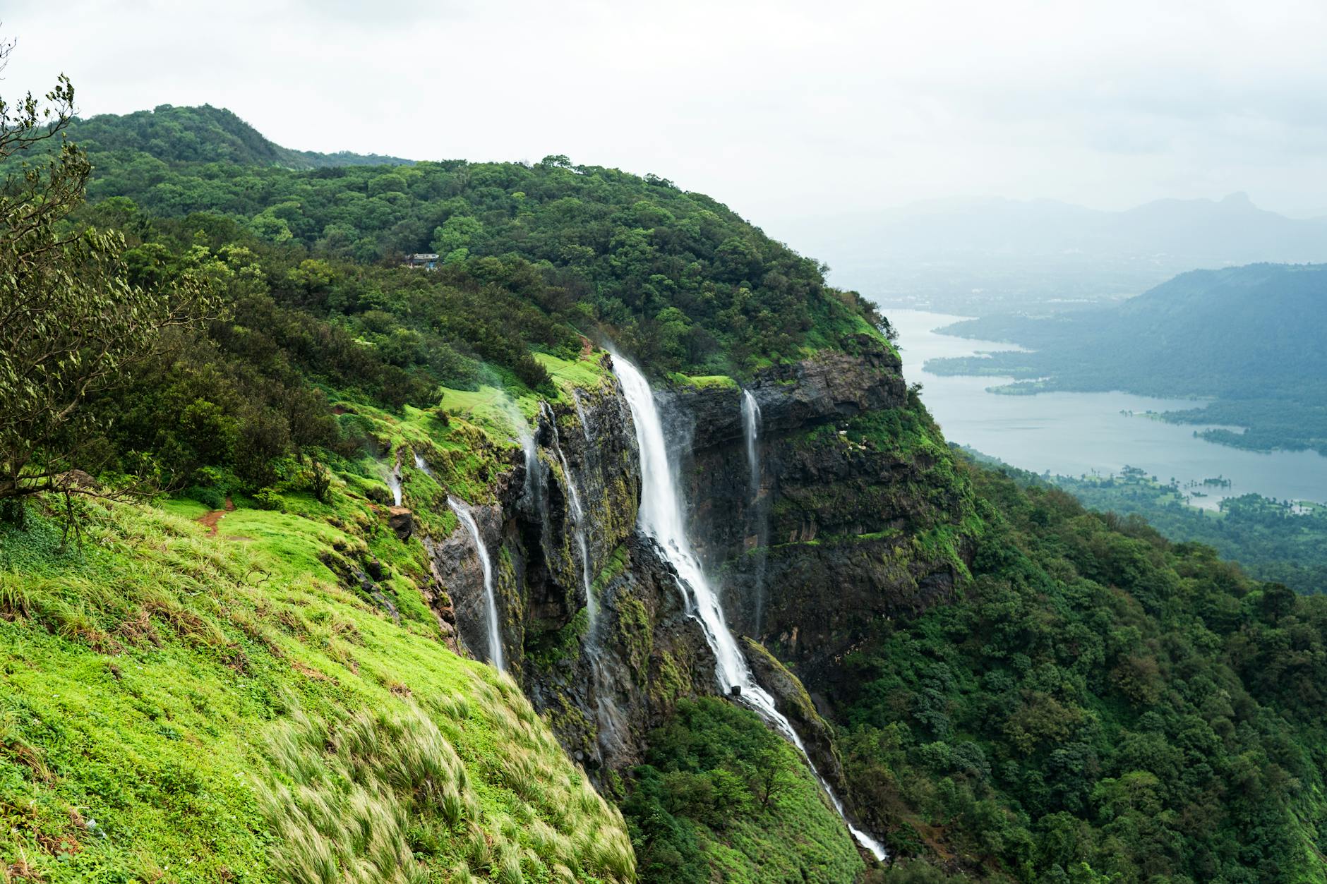 Ghanchakkar monsoon trek Sahyadri rain green waterfall Maharashtra spiritedblogger