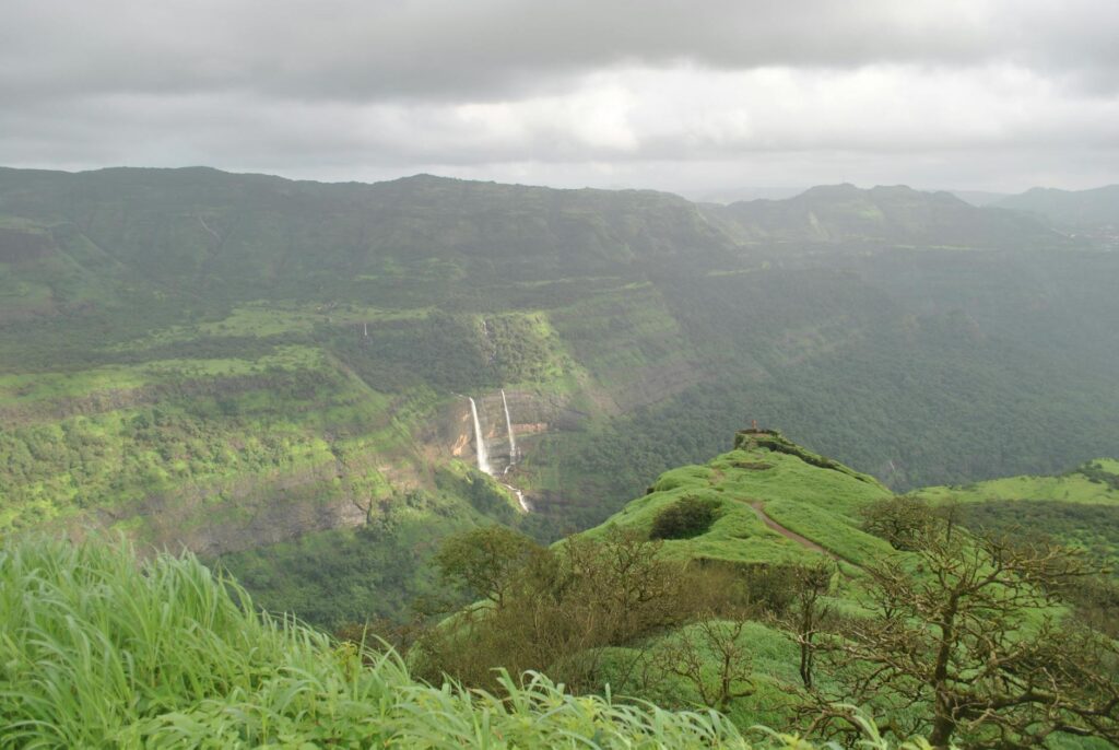 Vajrai waterfall near Kaas Pathar — tallest waterfall India Satara Maharashtra Sahyadri
